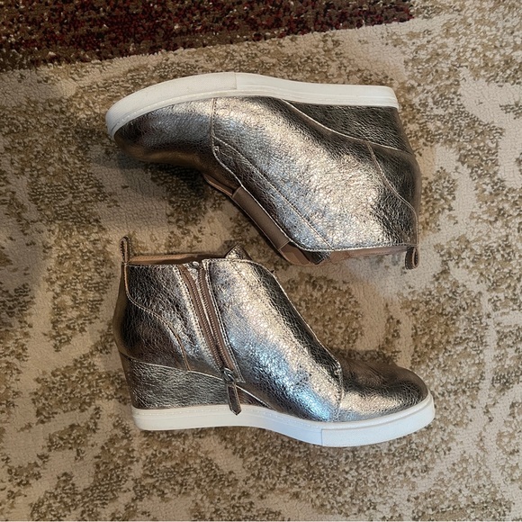 In like new condition. Gold, leather Paolo sneaker/booties - Picture 3 of 10